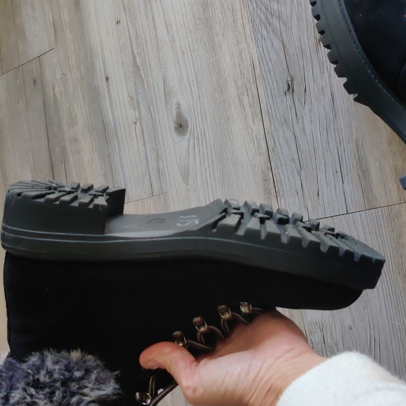 Merona black suede furr cuffed hiking booties - Picture 5 of 7